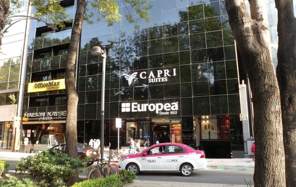 Suites Capri Reforma - Hoteles cerca de Embajada Americana en Ciudad de México