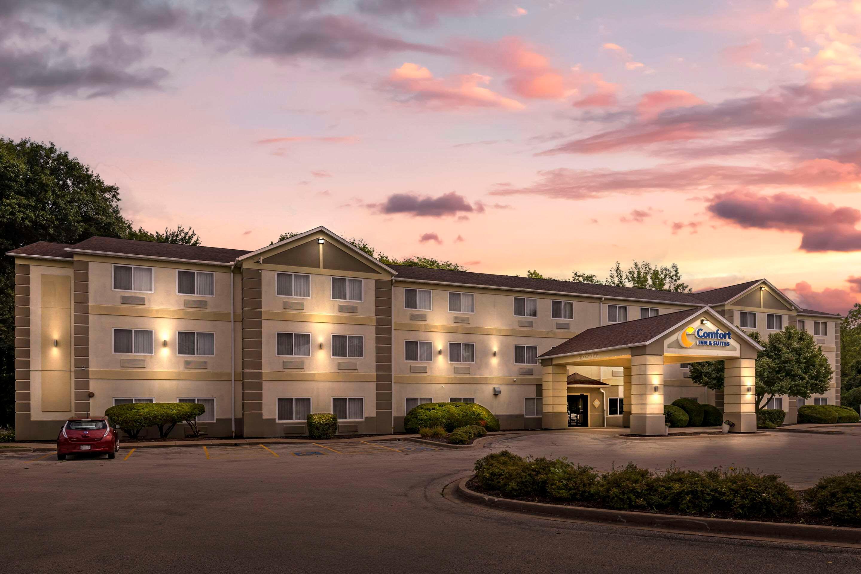 Vista Exterior Comfort Inn & Suites East Moline near I-80
