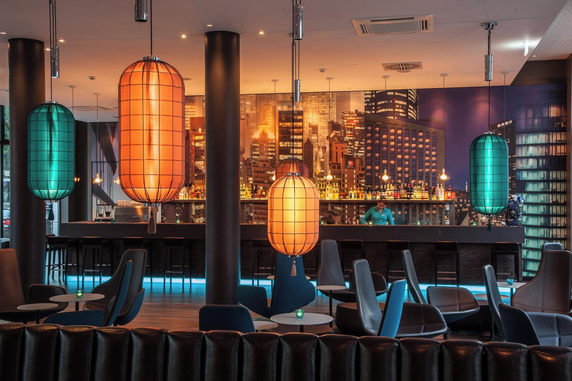 Bar/Salón Motel One Düsseldorf - Hauptbahnhof