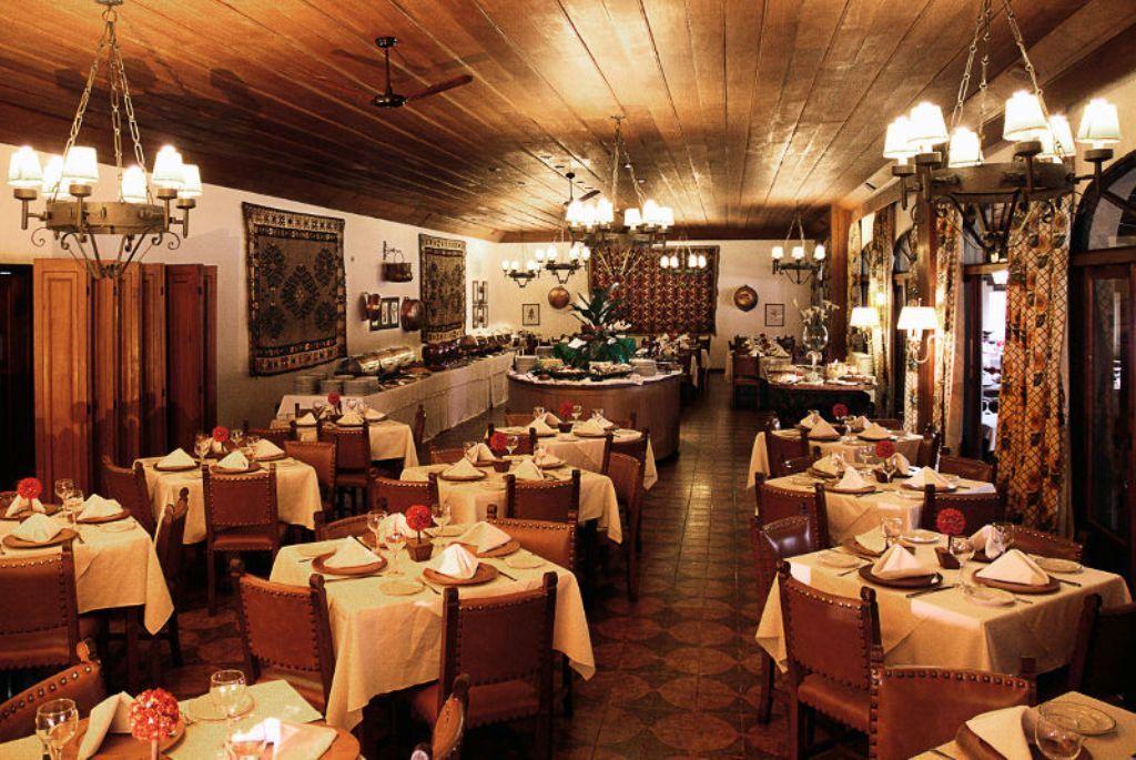 Bar/Salón Hotel Alpino de São Roque