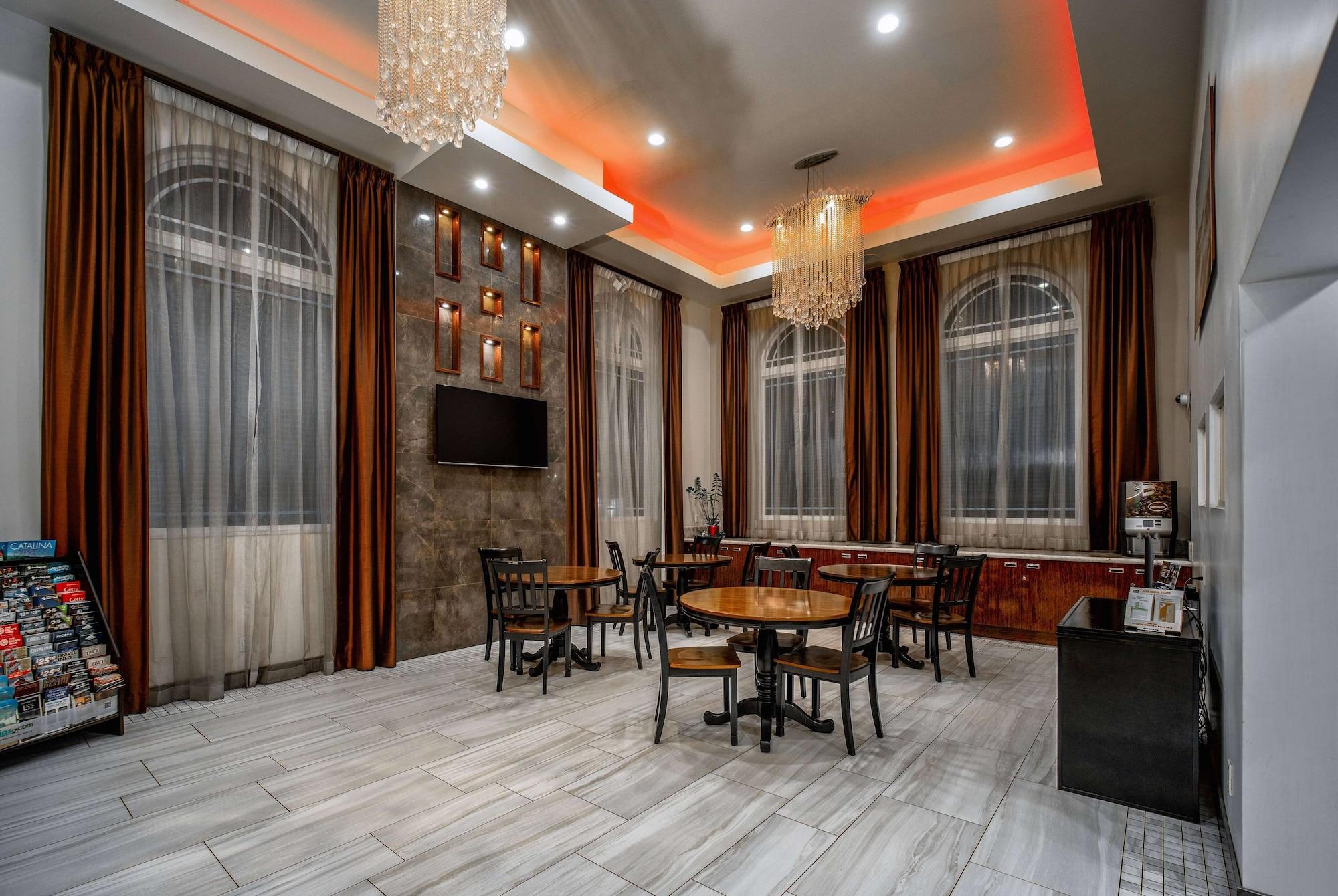 Vista Lobby Travelodge Inn & Suites by Wyndham Bell Los Angeles Area