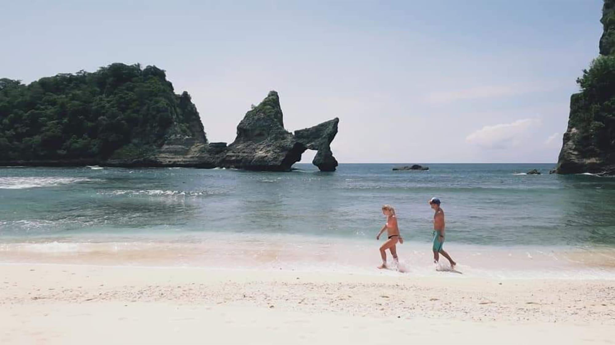 Instalaciones Recreativas Kubu Artha Bungalow Nusa Penida