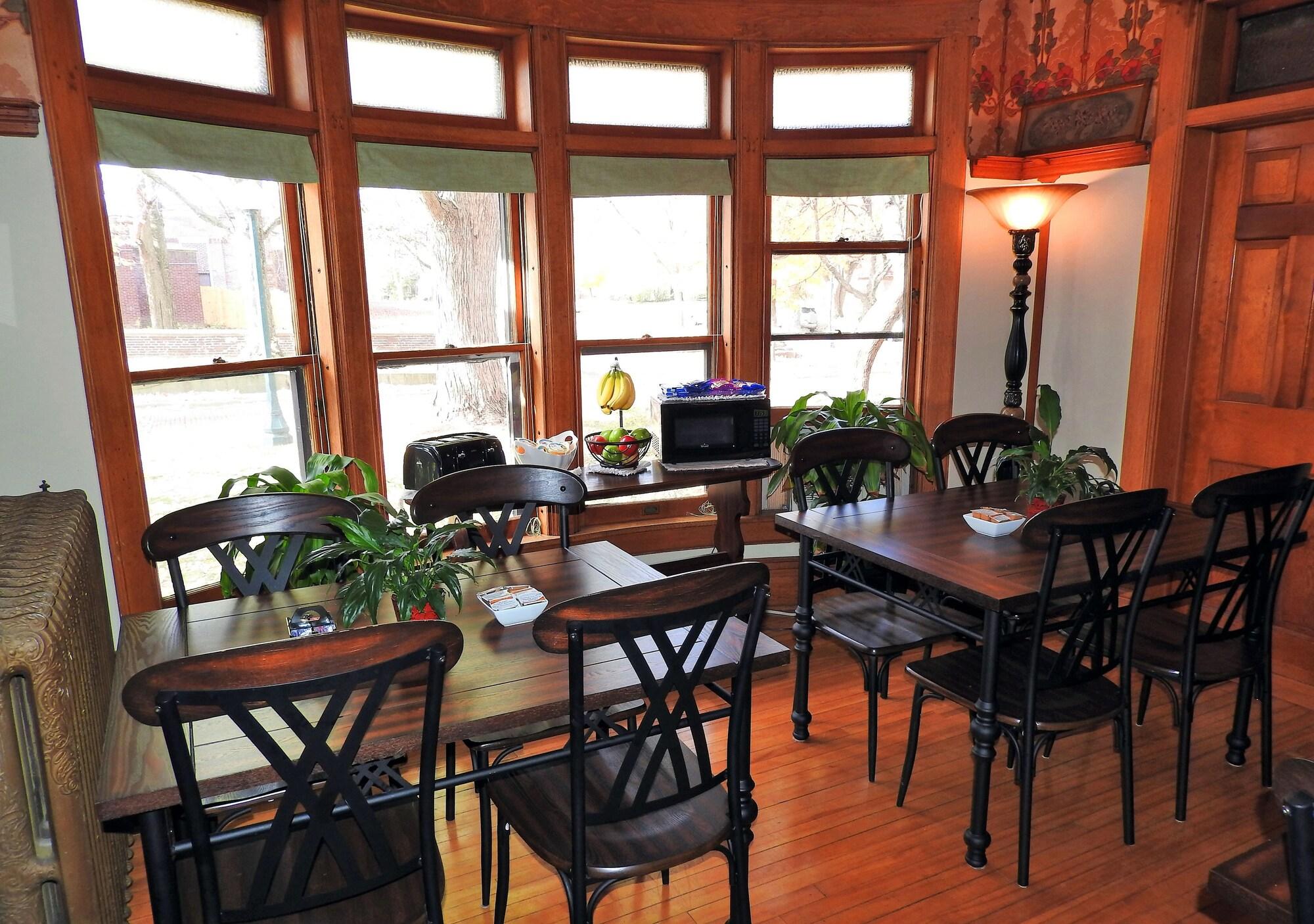 Restaurant Champaign Garden Inn