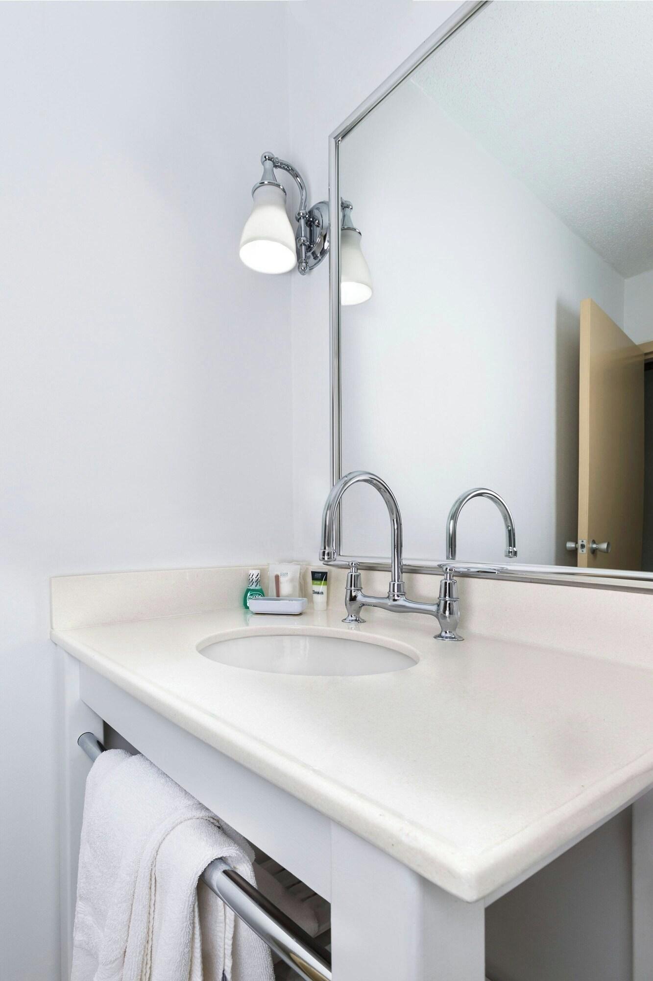 Equipamiento de Habitación Four Points by Sheraton Asheville Downtown