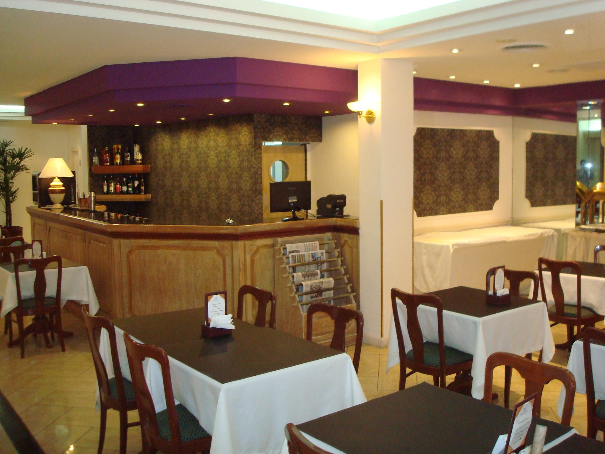 Bar/Salón Centuria Hotel