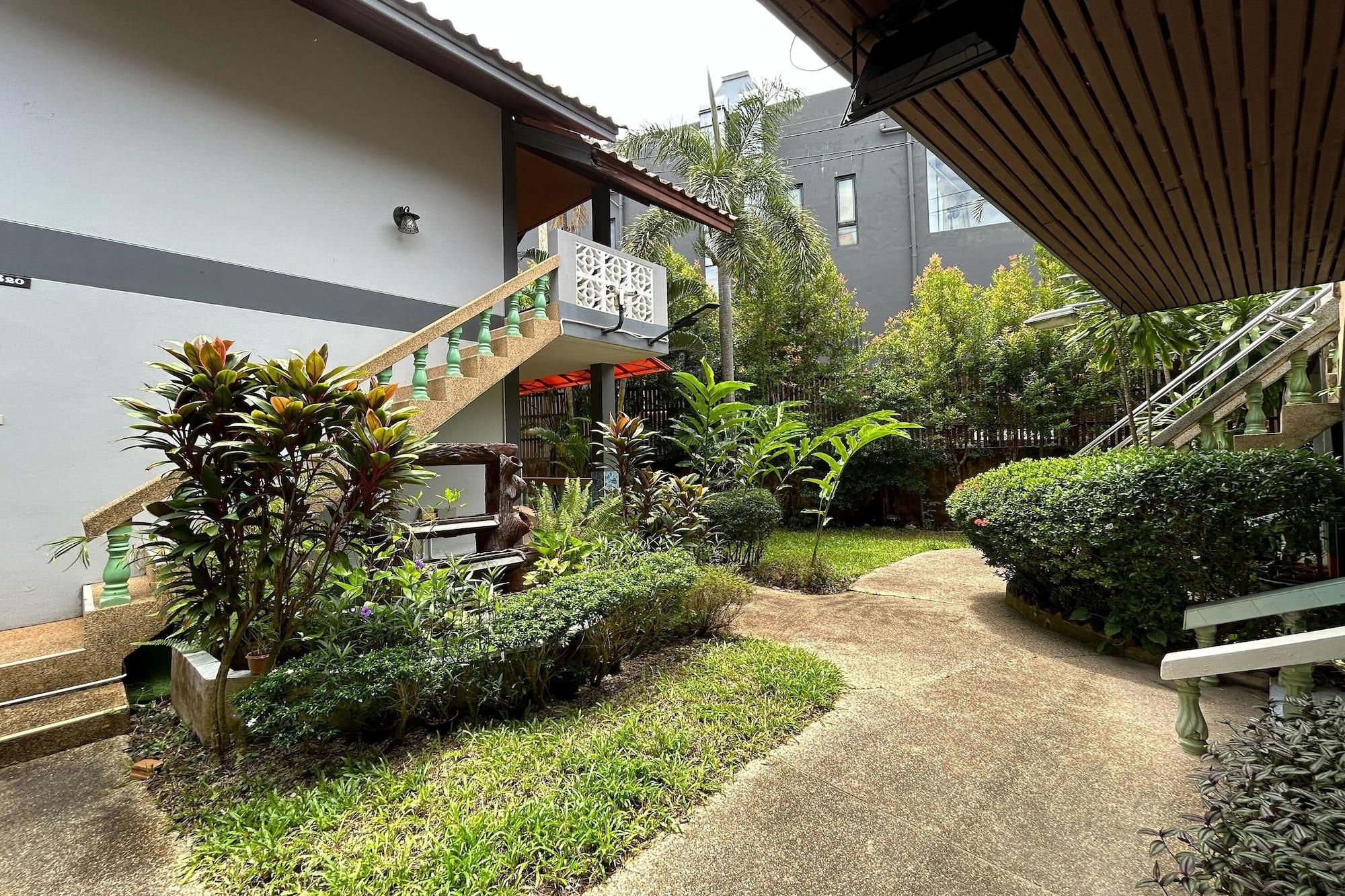 Vista Exterior Me Mee Place & Tour Krabi