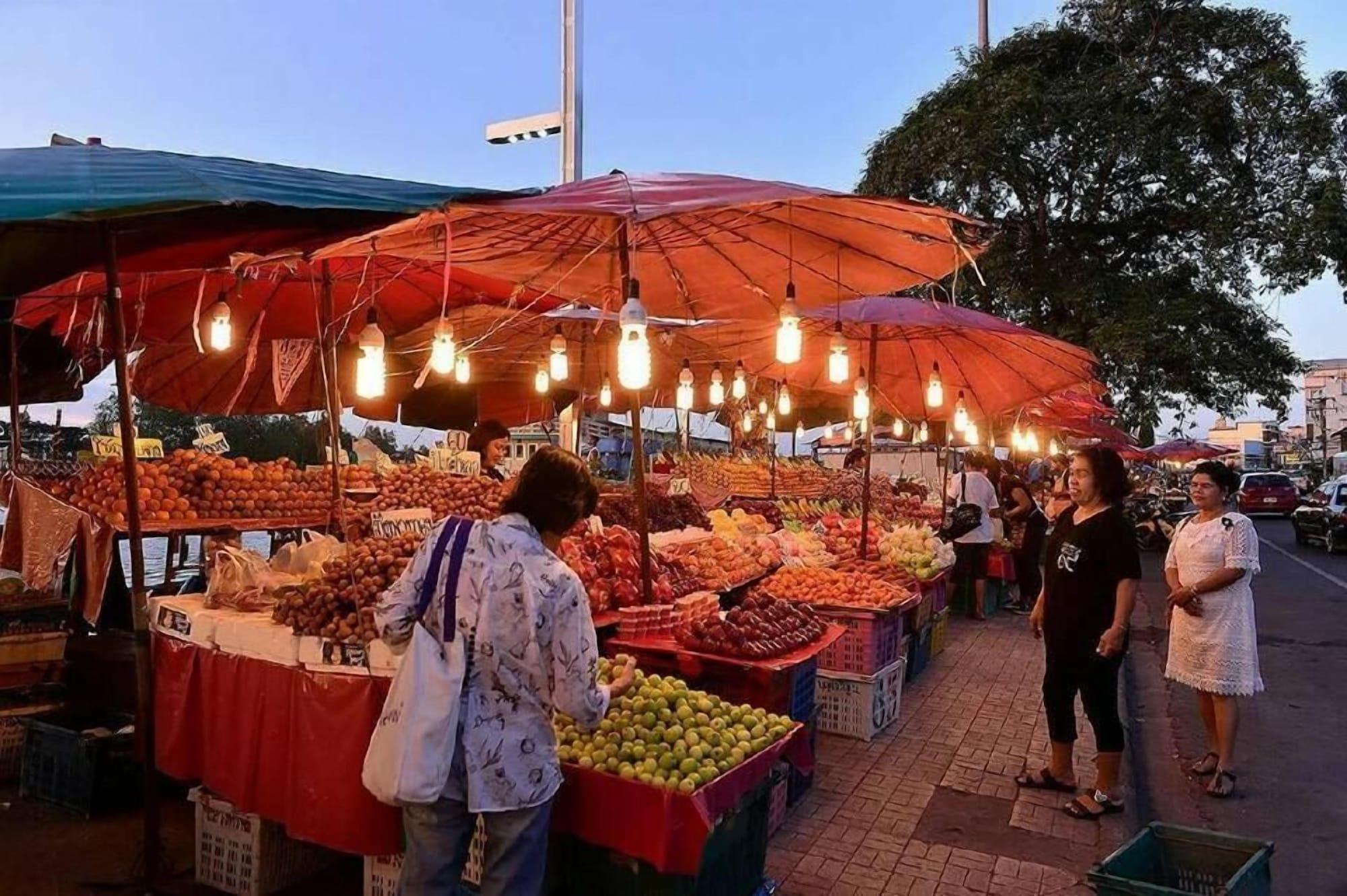Restaurant The Port Hostel By Suwatchai