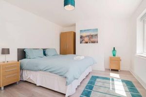 Alquiler Vacacional -  Airport Reach: 4 Bedroom House with Garden  Self Catering