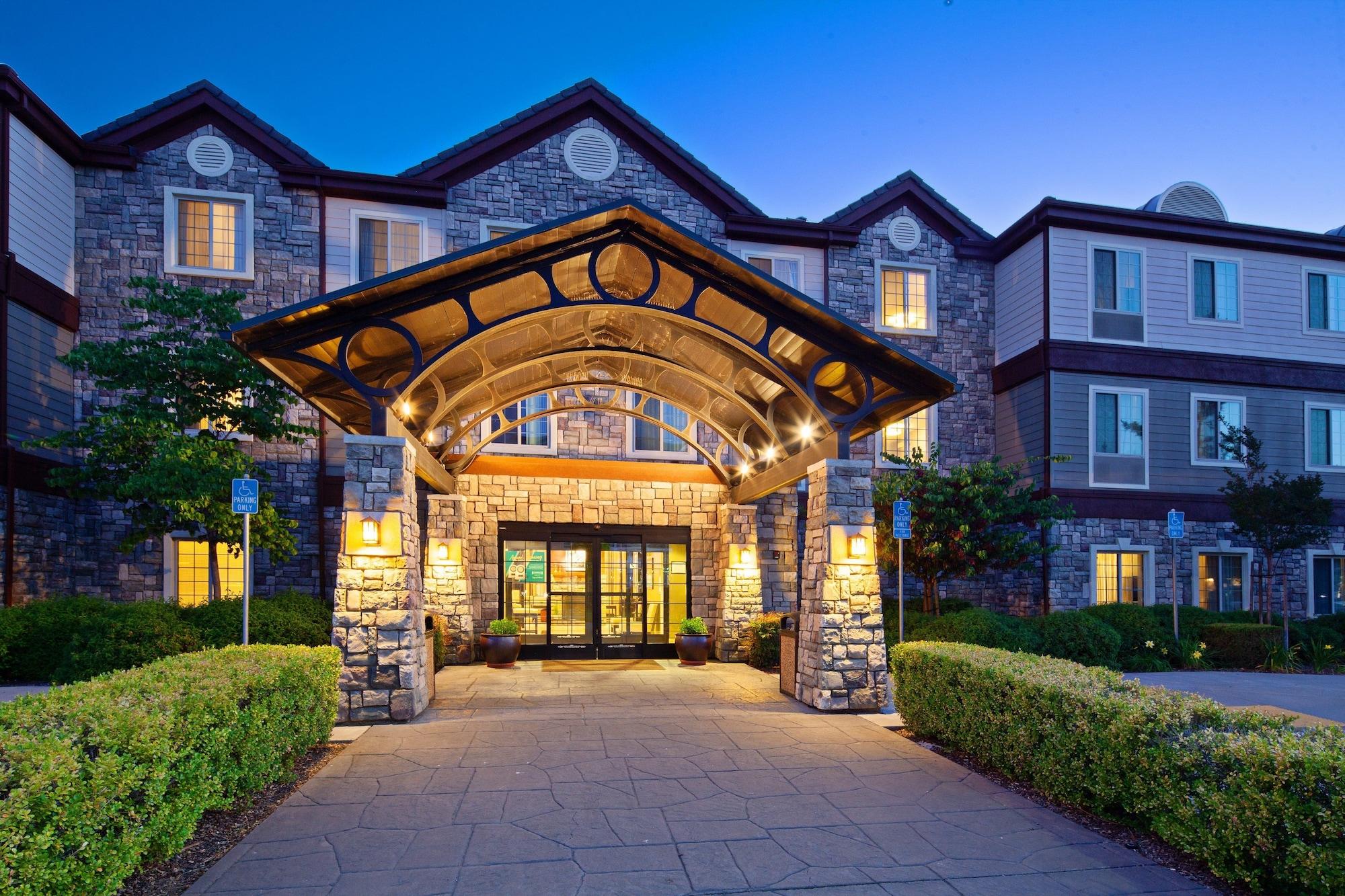 Vista Exterior Staybridge Suites Fairfield Napa Valley Area by IHG