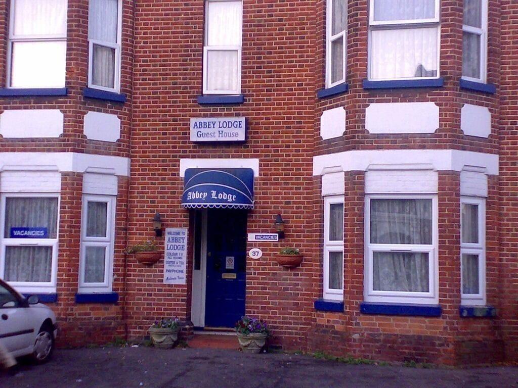Vista Exterior Abbey Lodge
