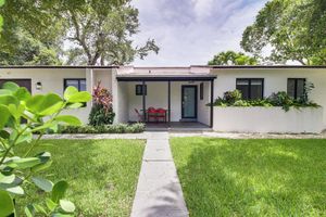 Alquiler Temporario - 5 Mi to Beach: Group Getaway w/ Yard in Miami