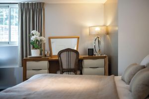 Alquiler Vacacional - VILLA CANNES: V. private, 15 mins walk to beach. Child friendly. Salt water pool