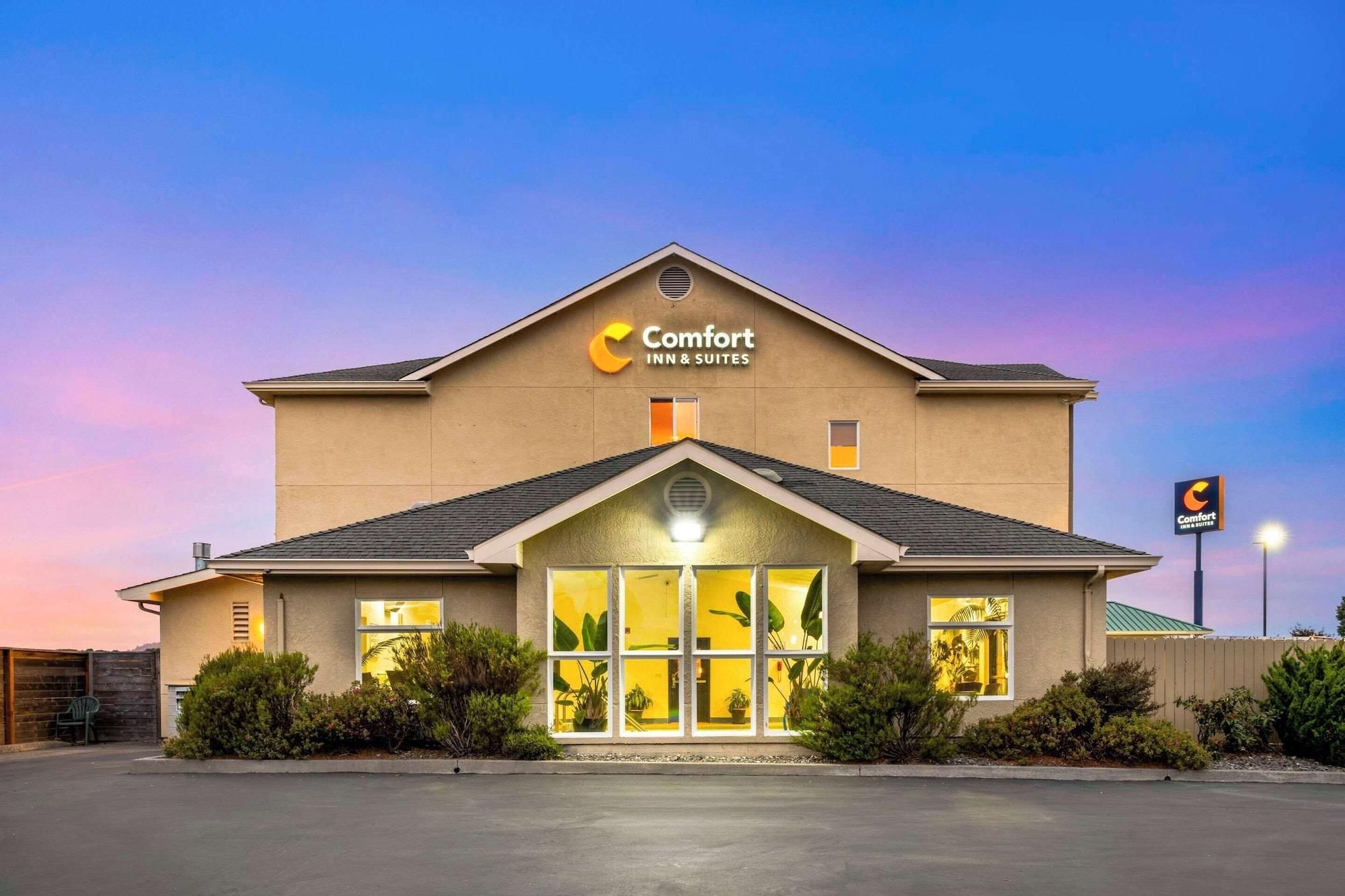 Varios Comfort Inn & Suites Redwood Country