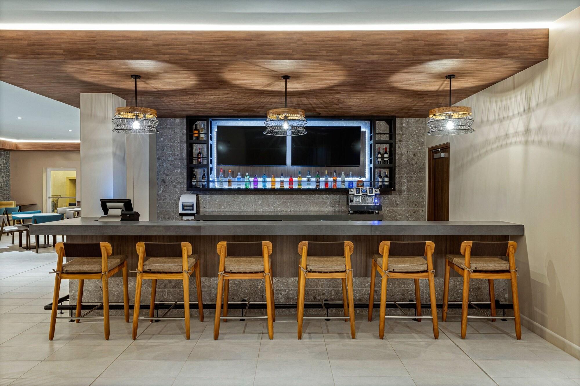 Restaurant Fairfield by Marriott San Jose Airport Alajuela
