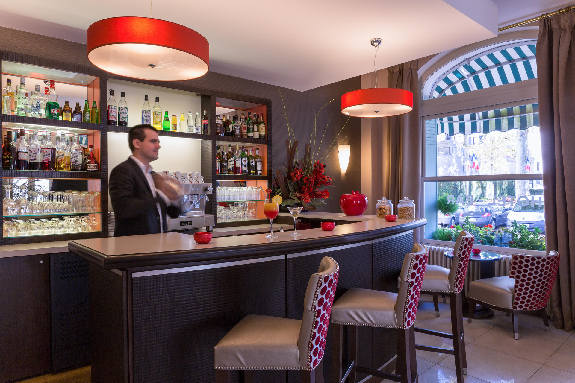 Bar/Salón The Originals Boutique, Hôtel Les Nations, Vichy