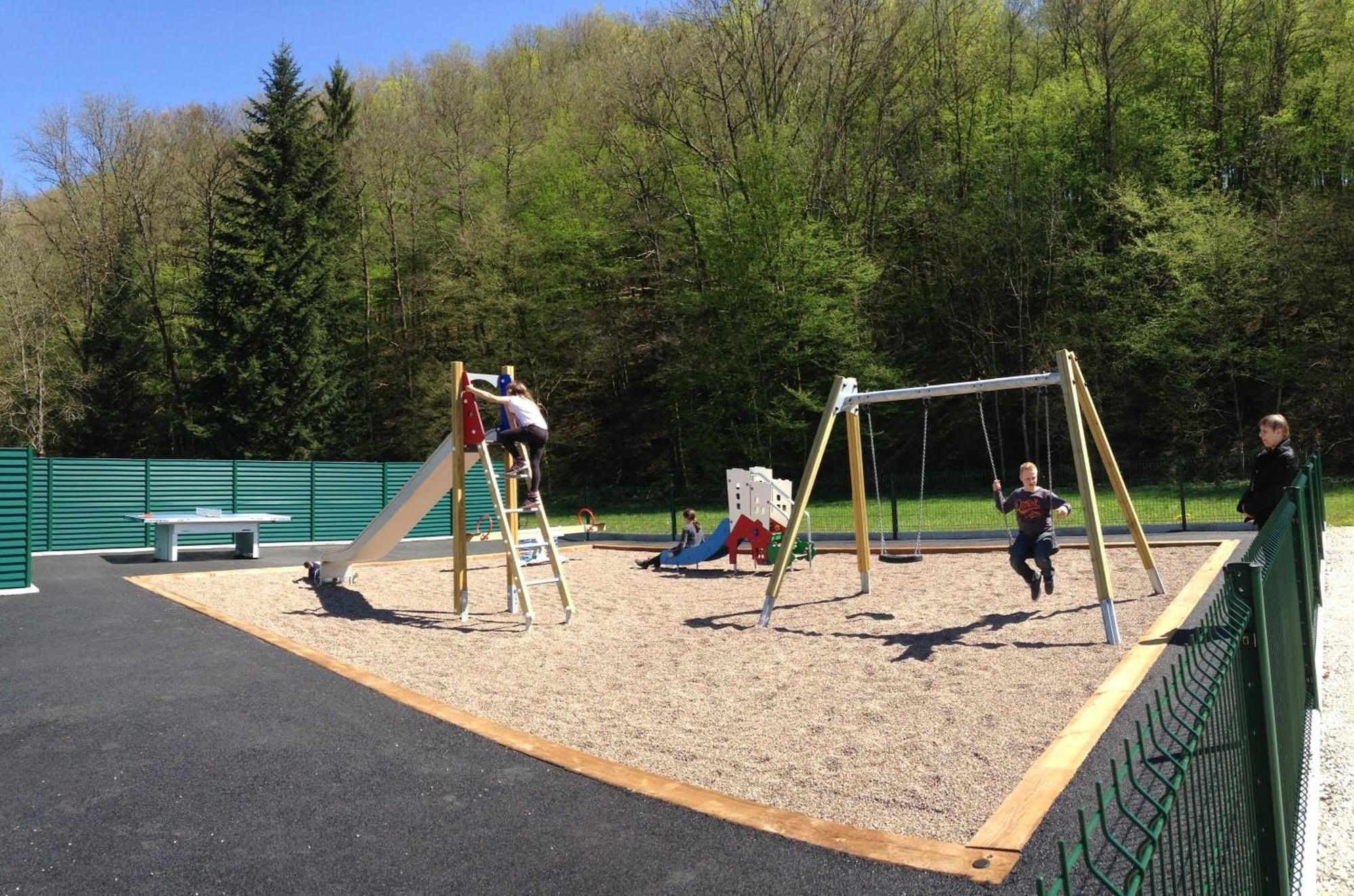Instalaciones Recreativas Hôtel CARRER Le Rhien