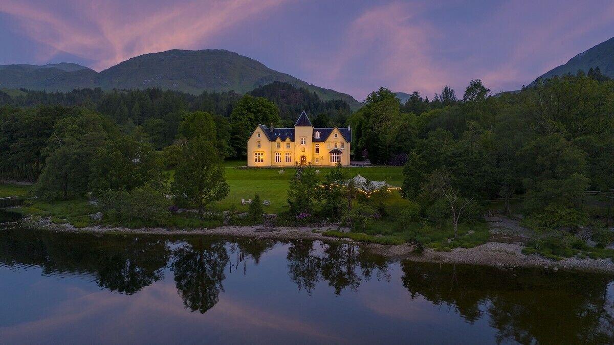 Varios Glenfinnan House Hotel