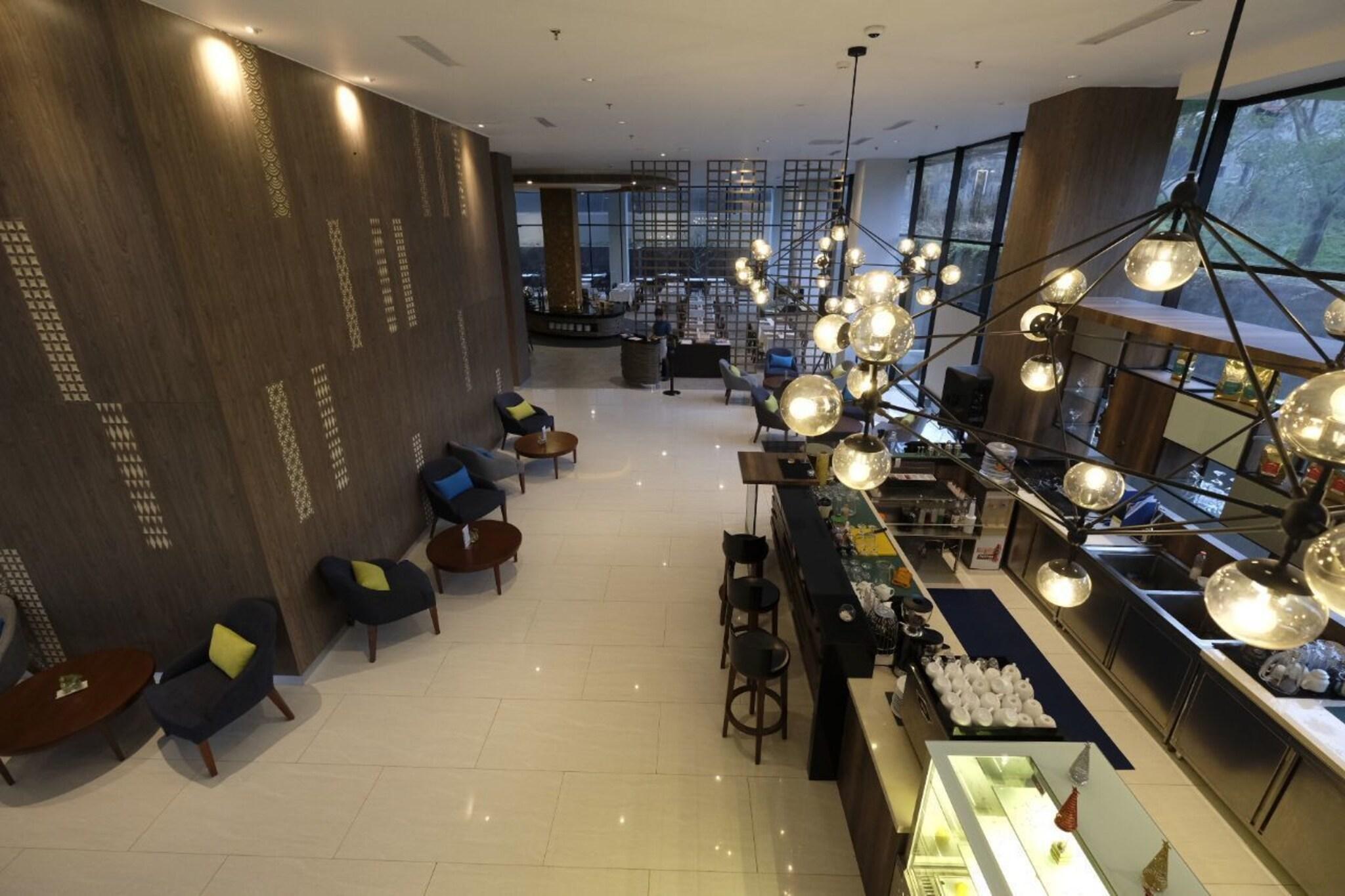 Vista Lobby Ayola Lippo Cikarang