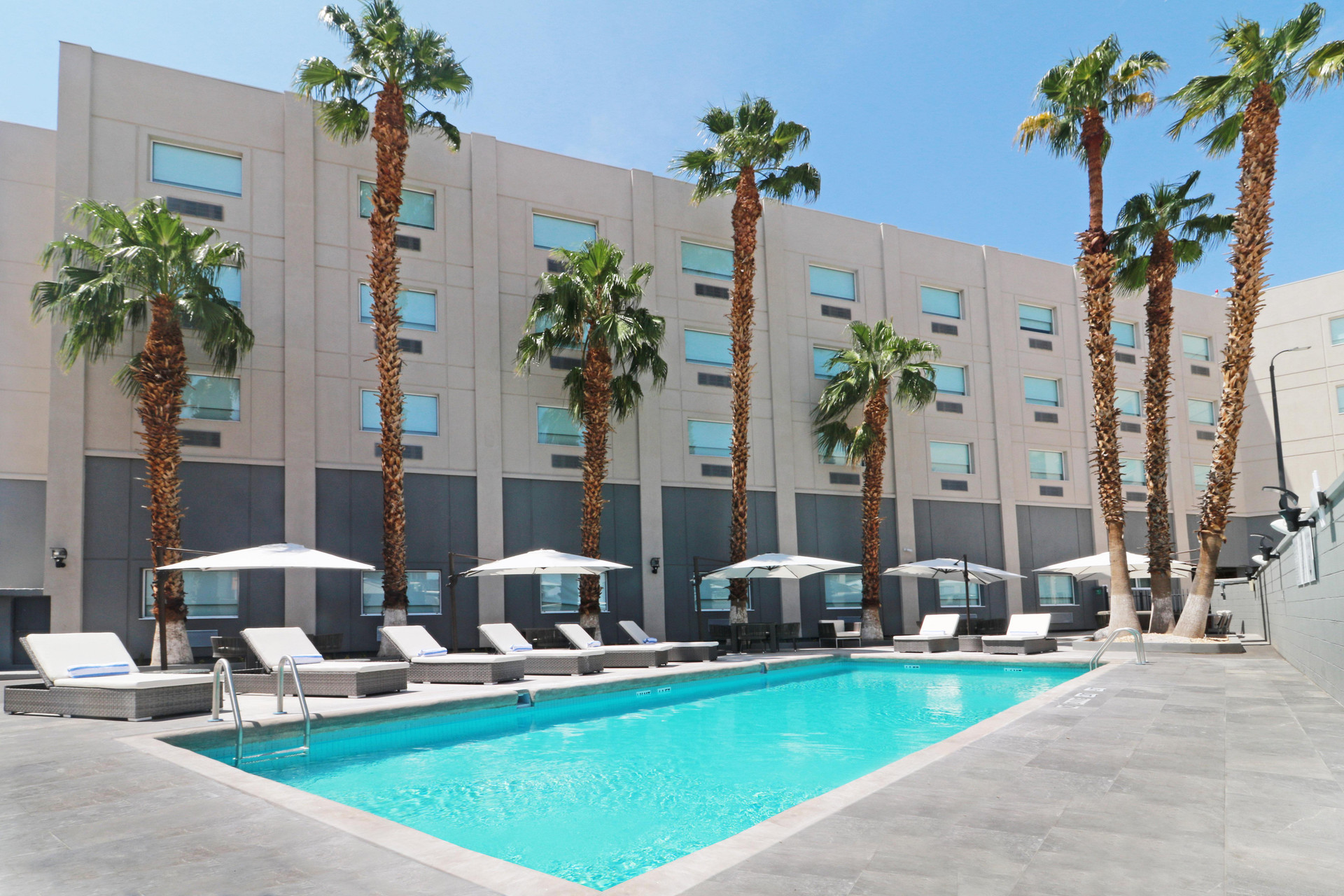 Vista Piscina Holiday Inn Ciudad Juarez by IHG