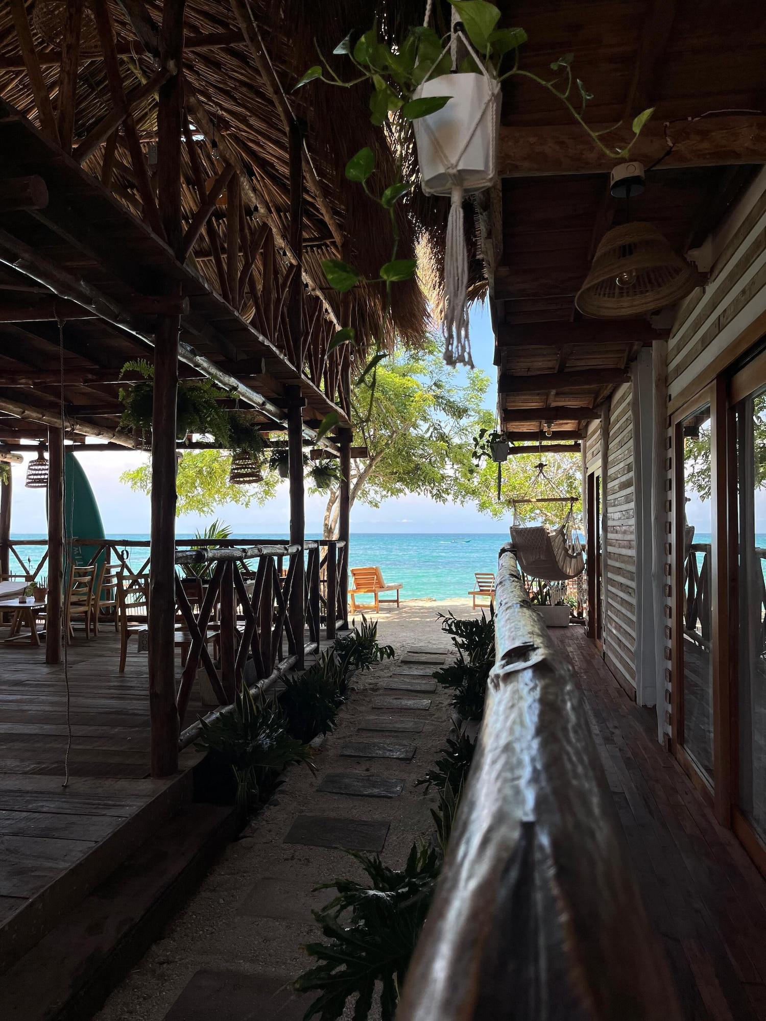 Equipamiento de Habitación Thani Ecobeach Barú