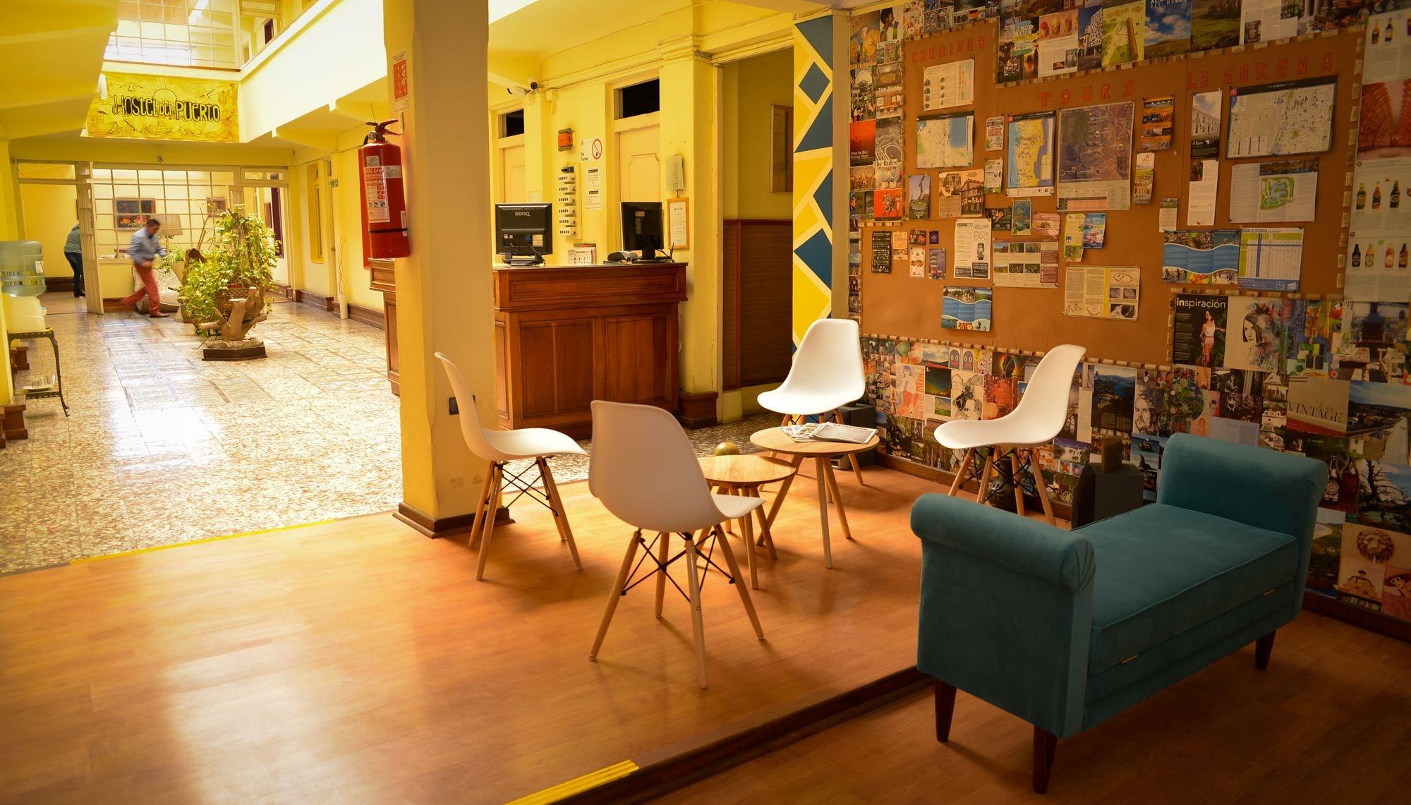 Vista Lobby Hostel del Puerto