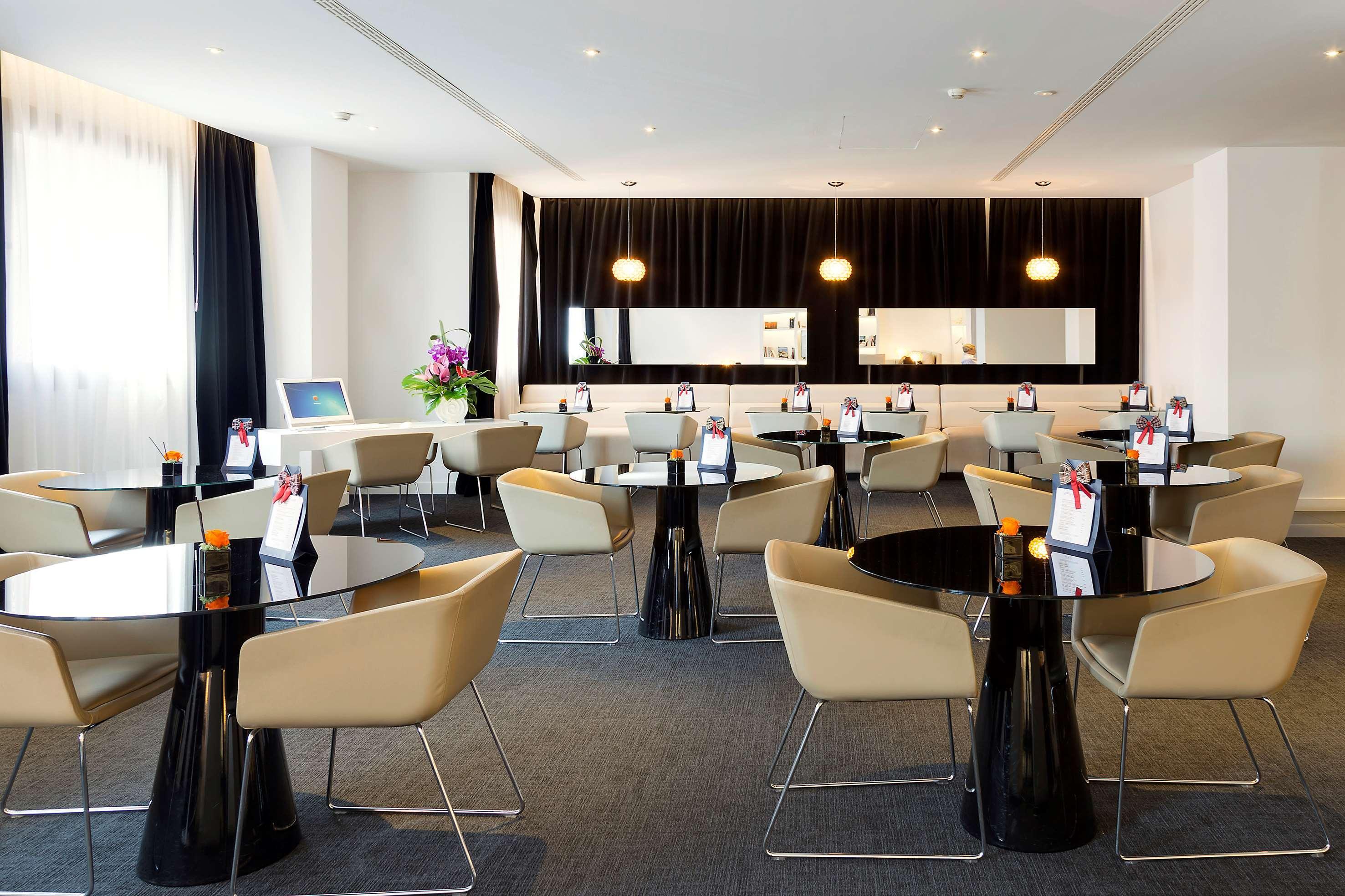 Bar/Salón Melia Milano