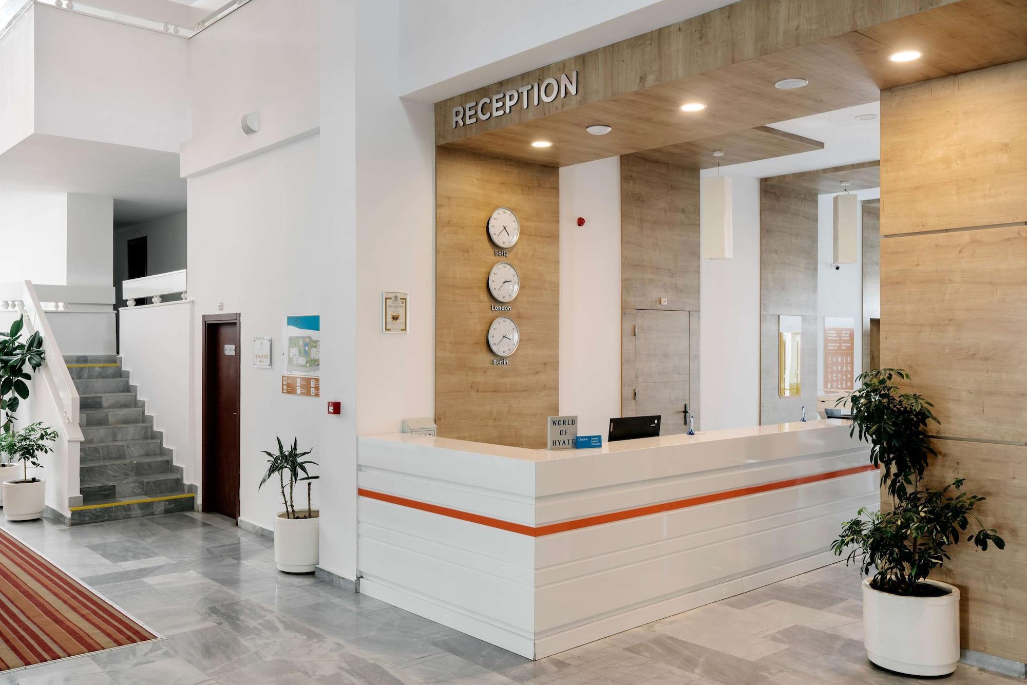 Vista Lobby AluaSun Helios Beach – All Inclusive