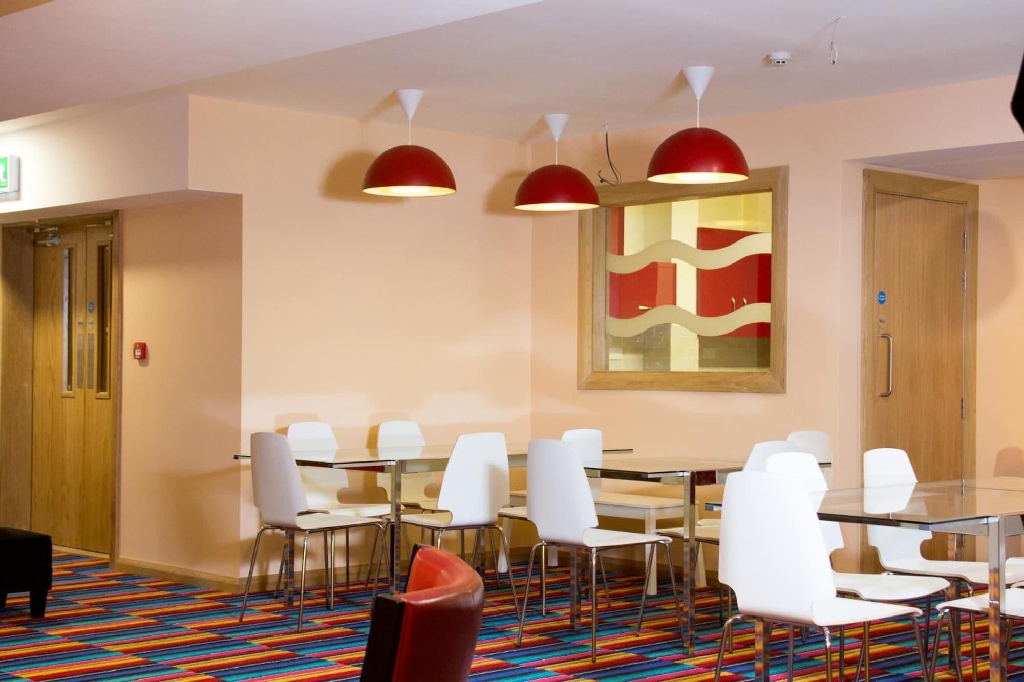 Restaurant The Savoy Hostel