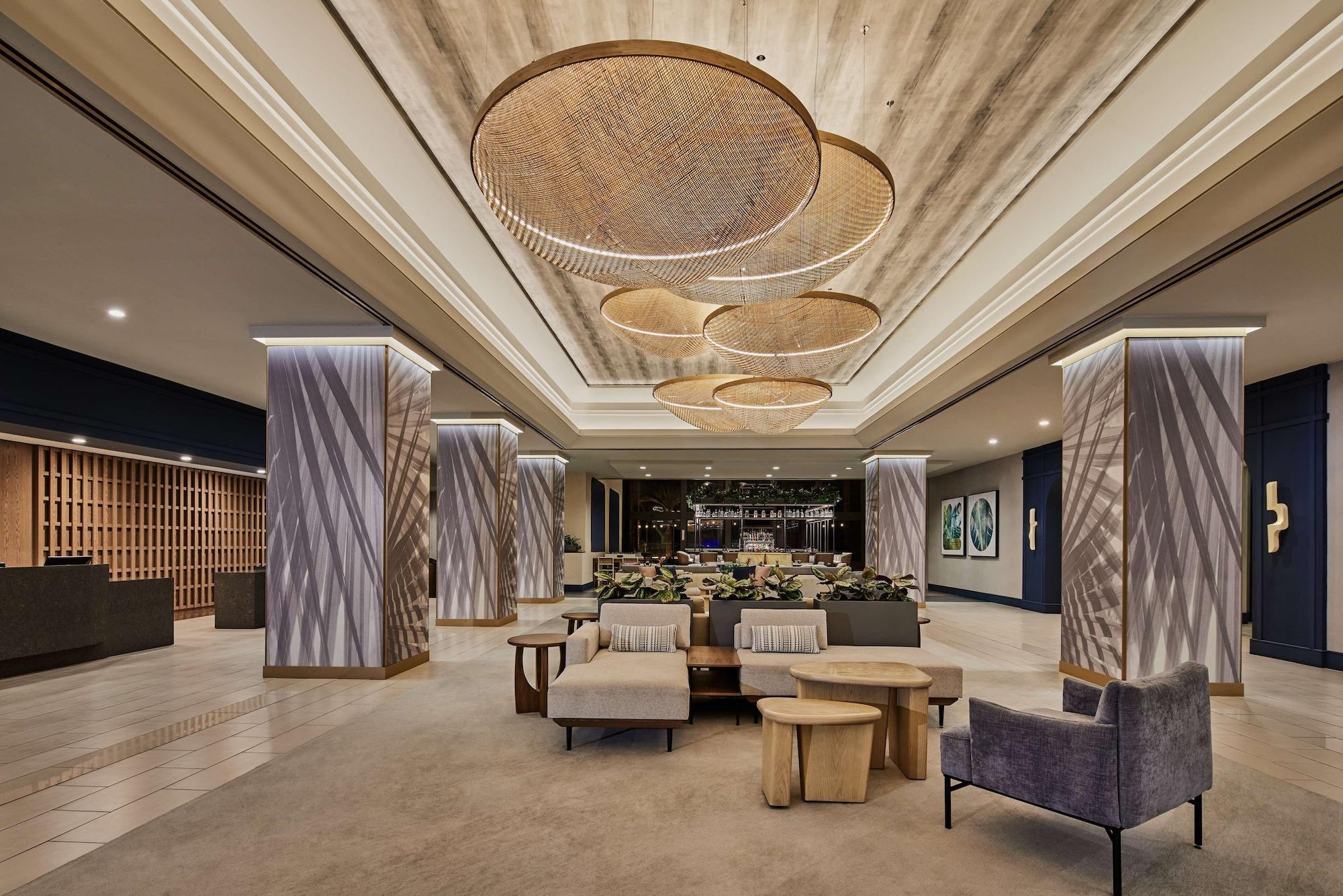 Vista Lobby Hotel Fera Anaheim, a DoubleTree by Hilton