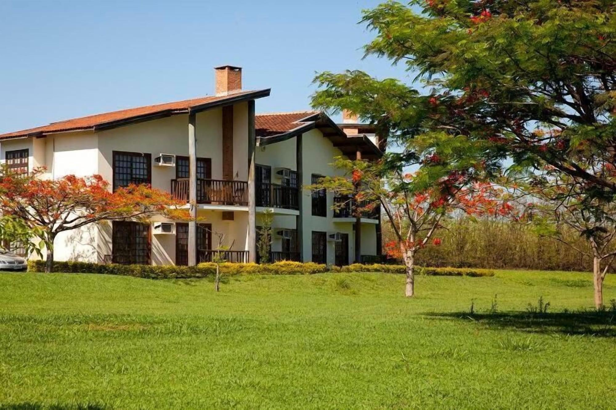 Vista Exterior Clara Dourado Resorts