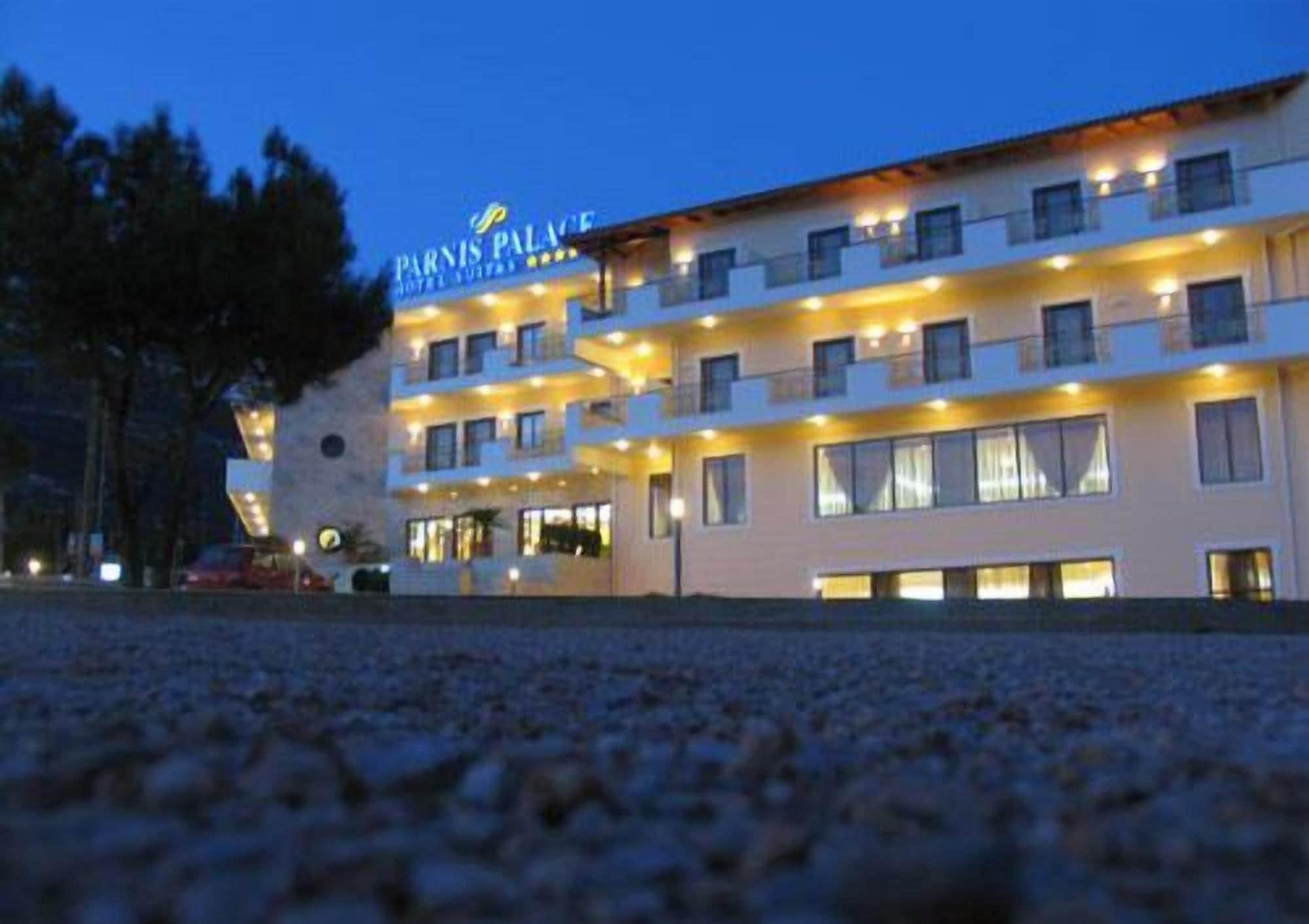 Gimnasio Parnis Palace Hotel Suites