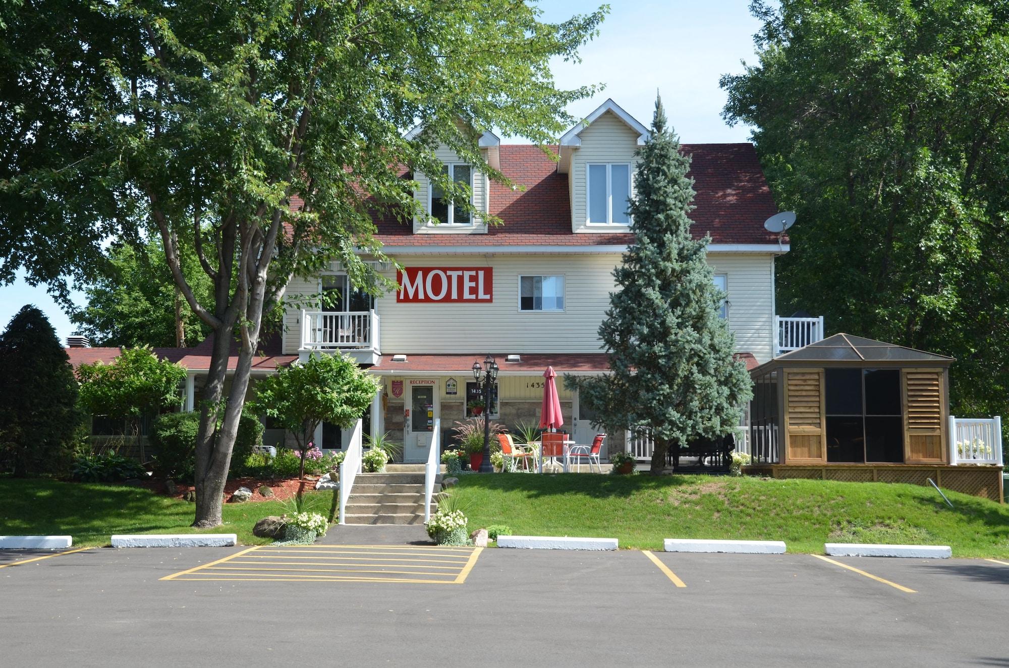 Varios Motel Derfal