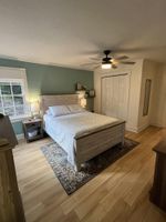 Alquiler Vacacional - “The View” Lake Front Cottage w/Hot tub