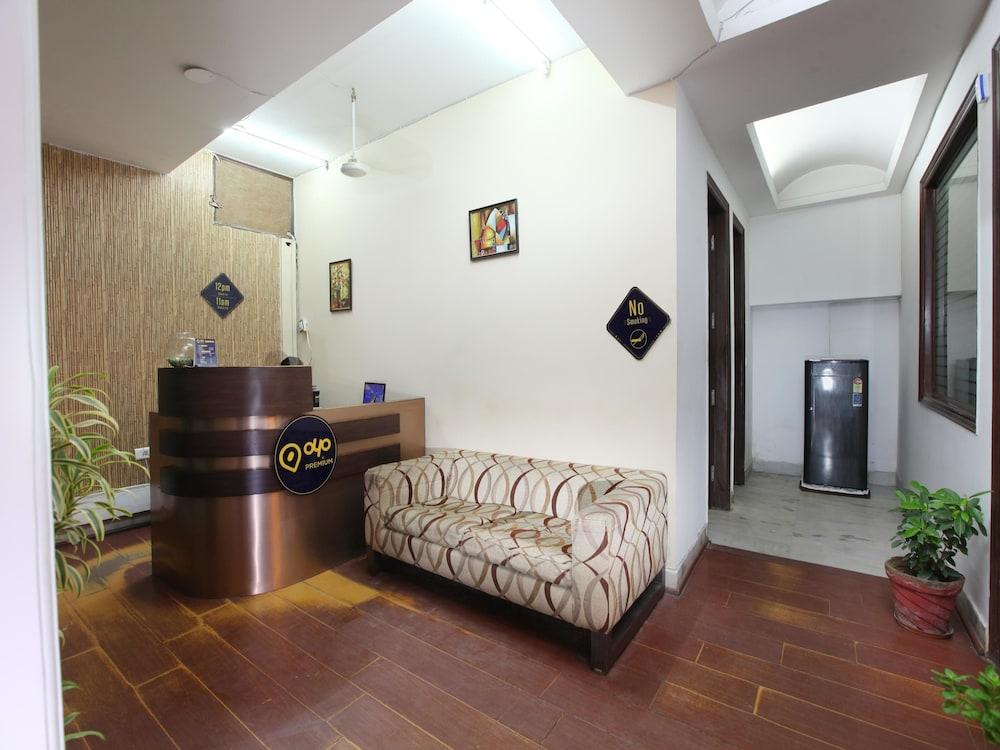 Vista Lobby OYO 2216 Hotel Live Inn