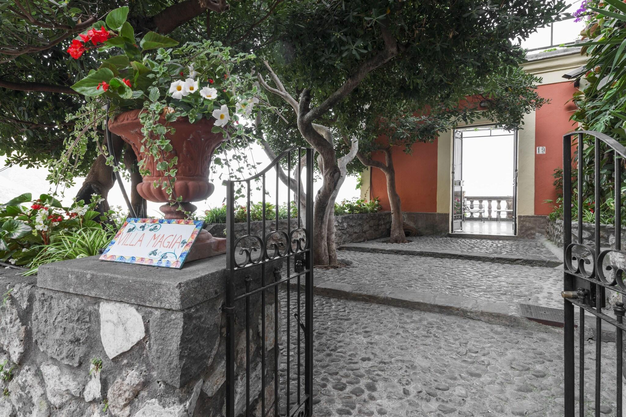 Vista Exterior Villa Magia