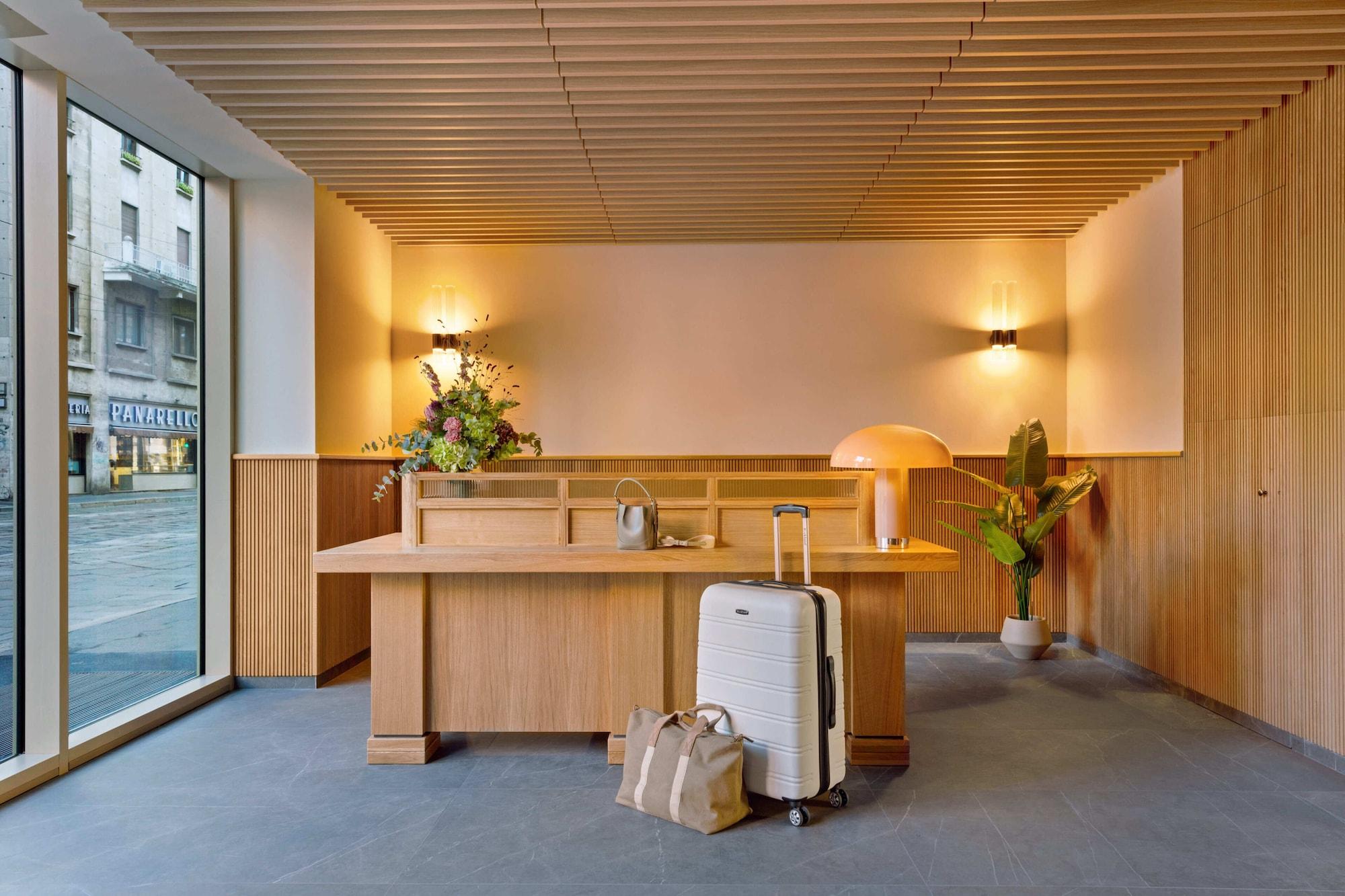 Vista Lobby Bob W Milan Crocetta