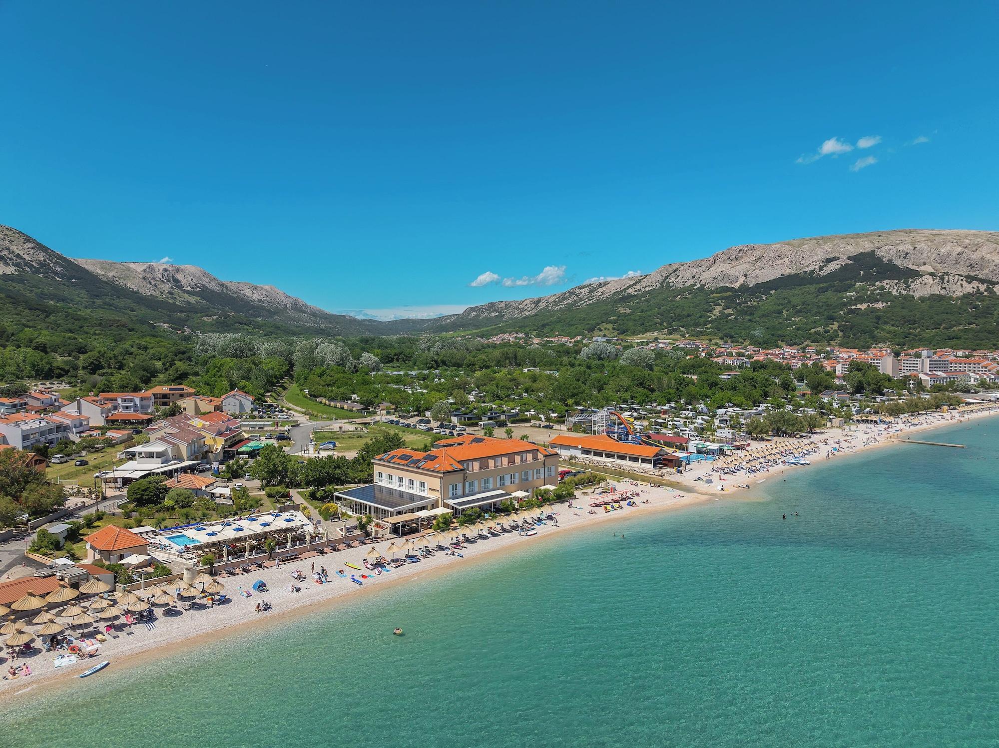 Vista Exterior Hotel Dobrovit