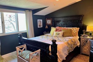 Alquiler Vacacional - Eclectic Rally retreat in the woods just minutes from legendary Main Street.