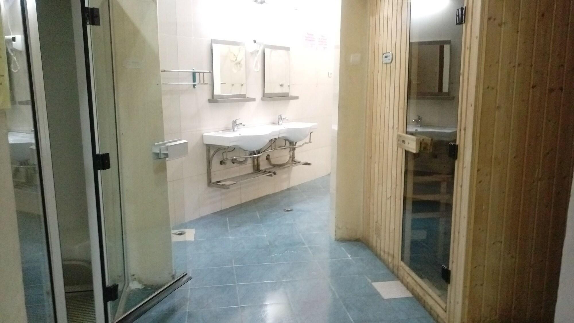 Spa Manrashiwa Hotel