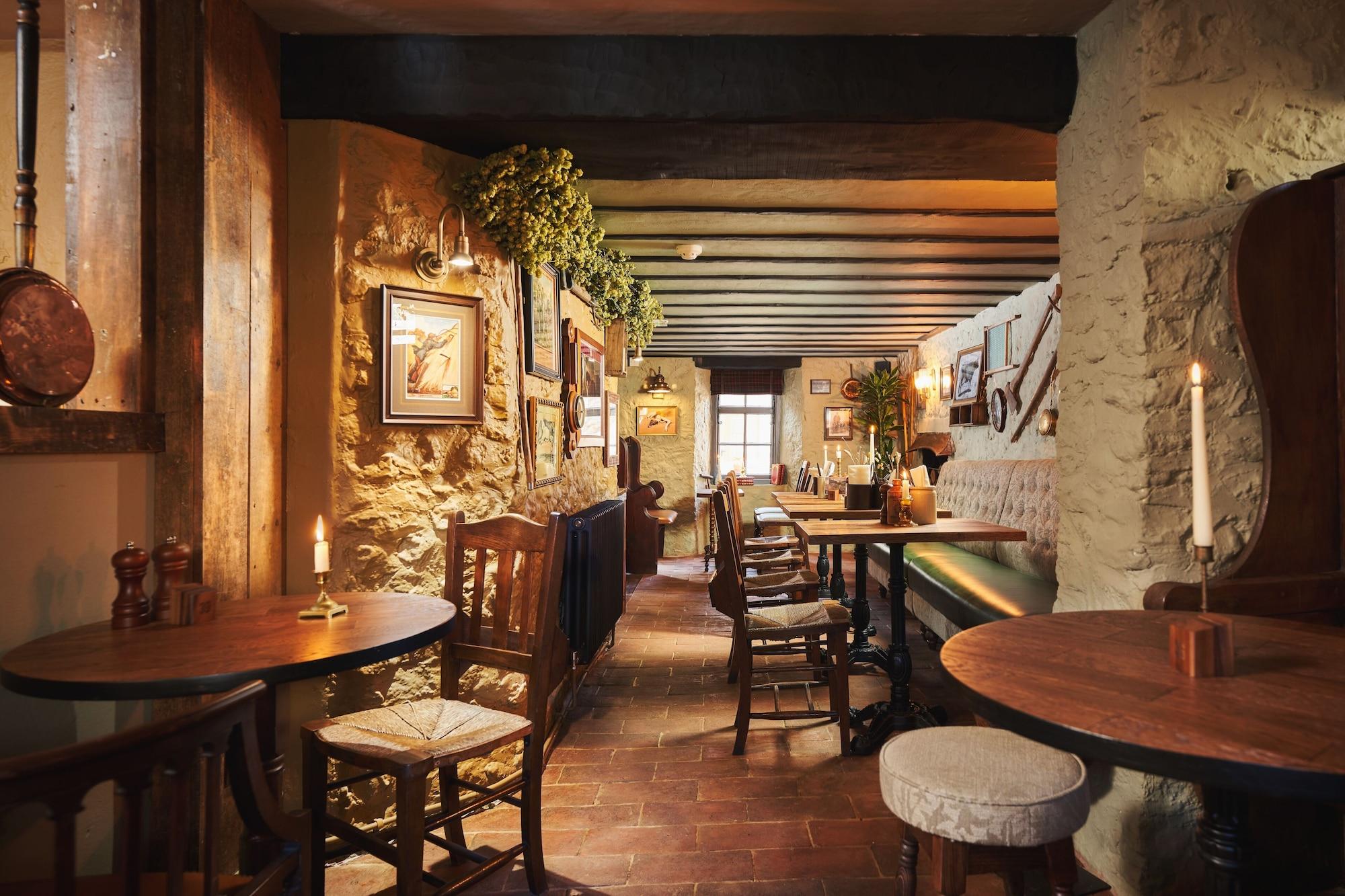 Bar/Salón Masons Arms