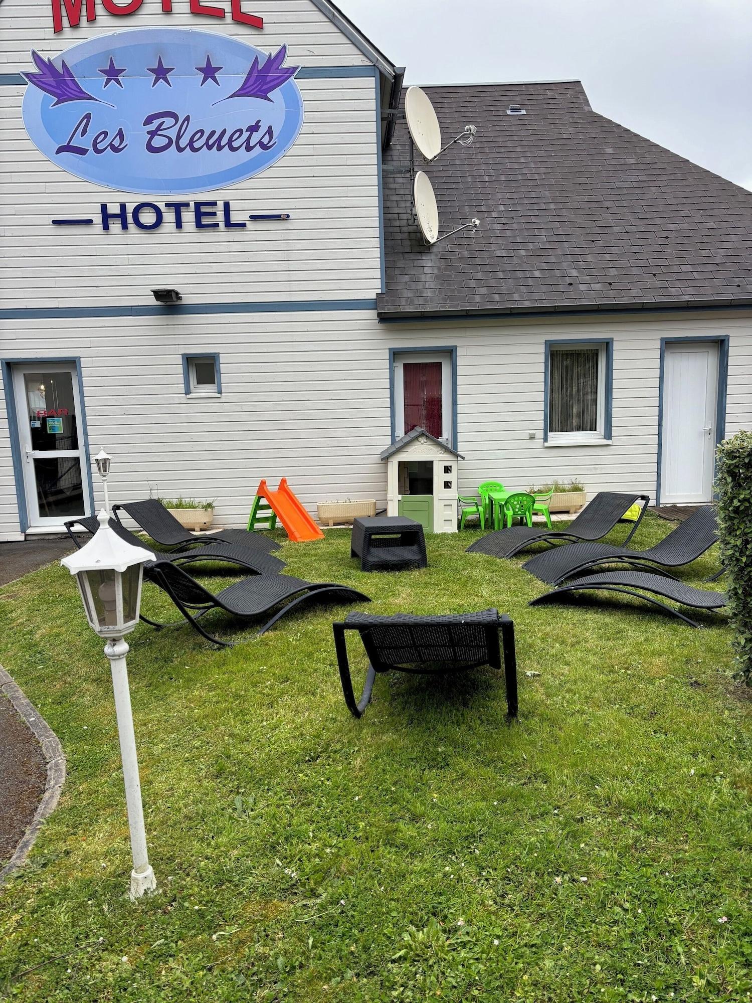 Instalaciones Recreativas Contact Hôtel - Motel les Bleuets & SPA