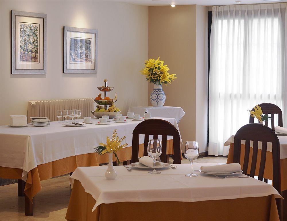 Restaurant Hotel y Apartamentos Arias