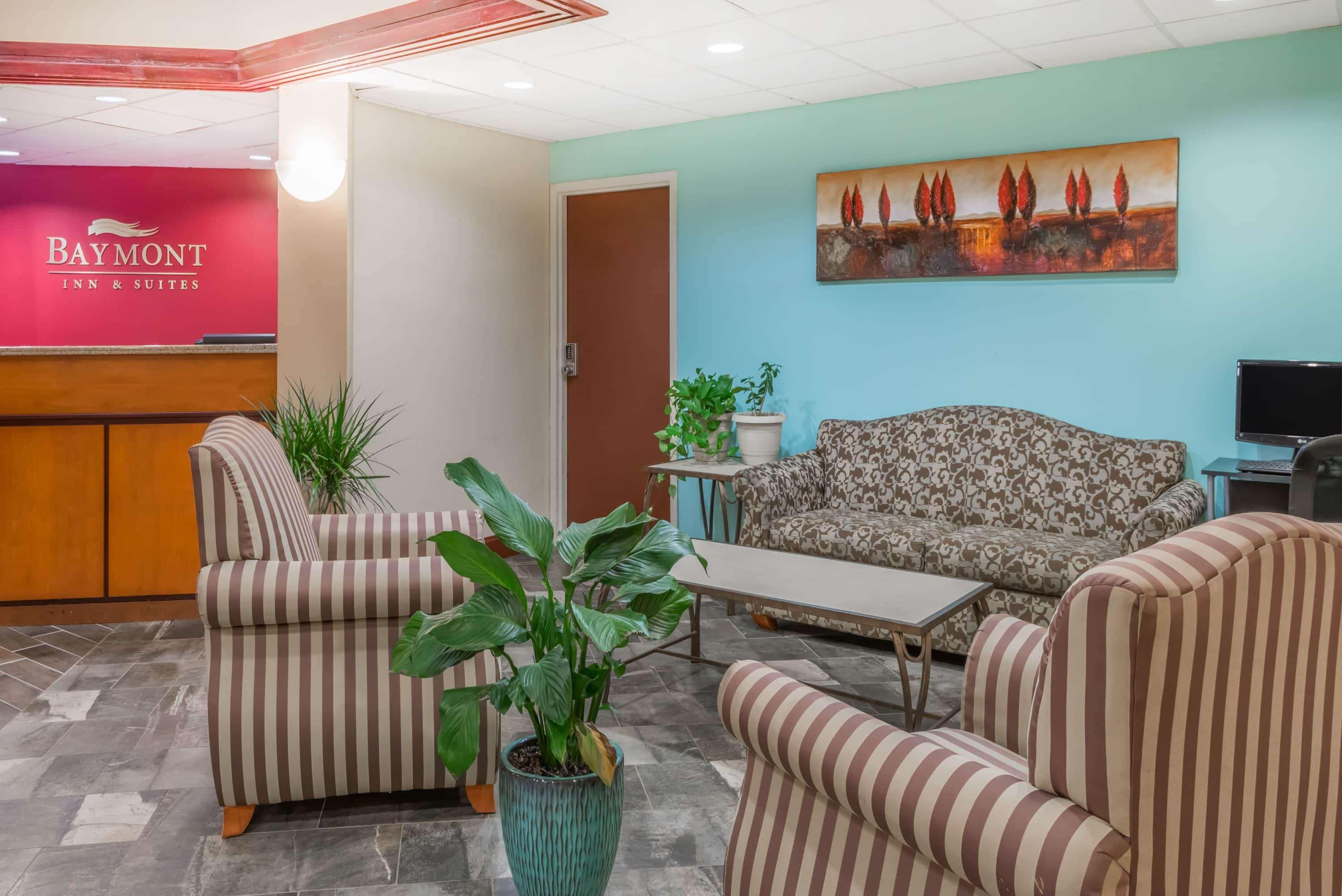 Vista Lobby Baymont by Wyndham Greensburg
