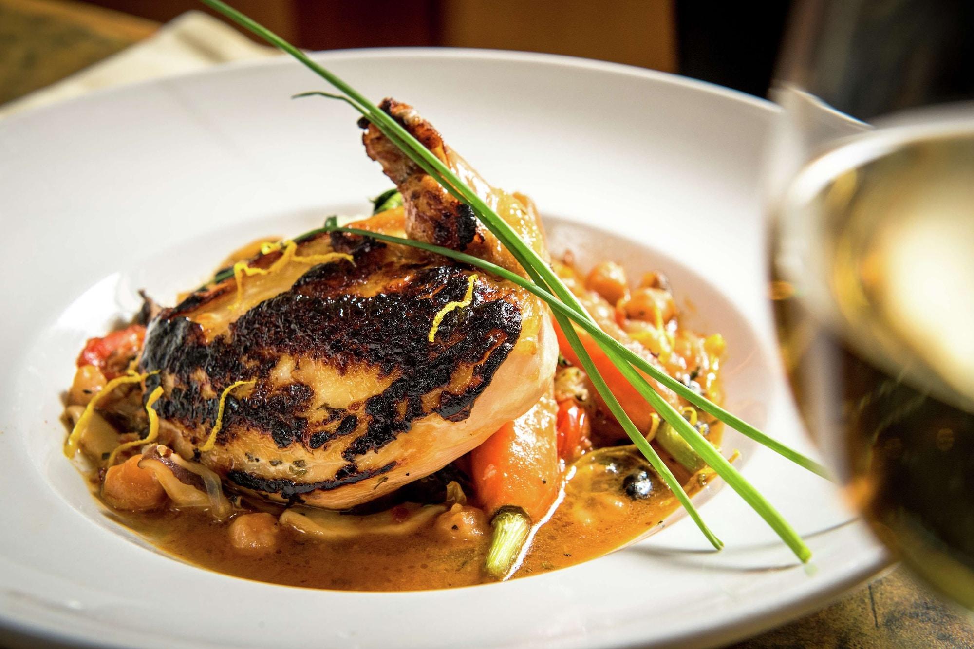 Restaurant DoubleTree Suites by Hilton Seattle Airport - Southcenter