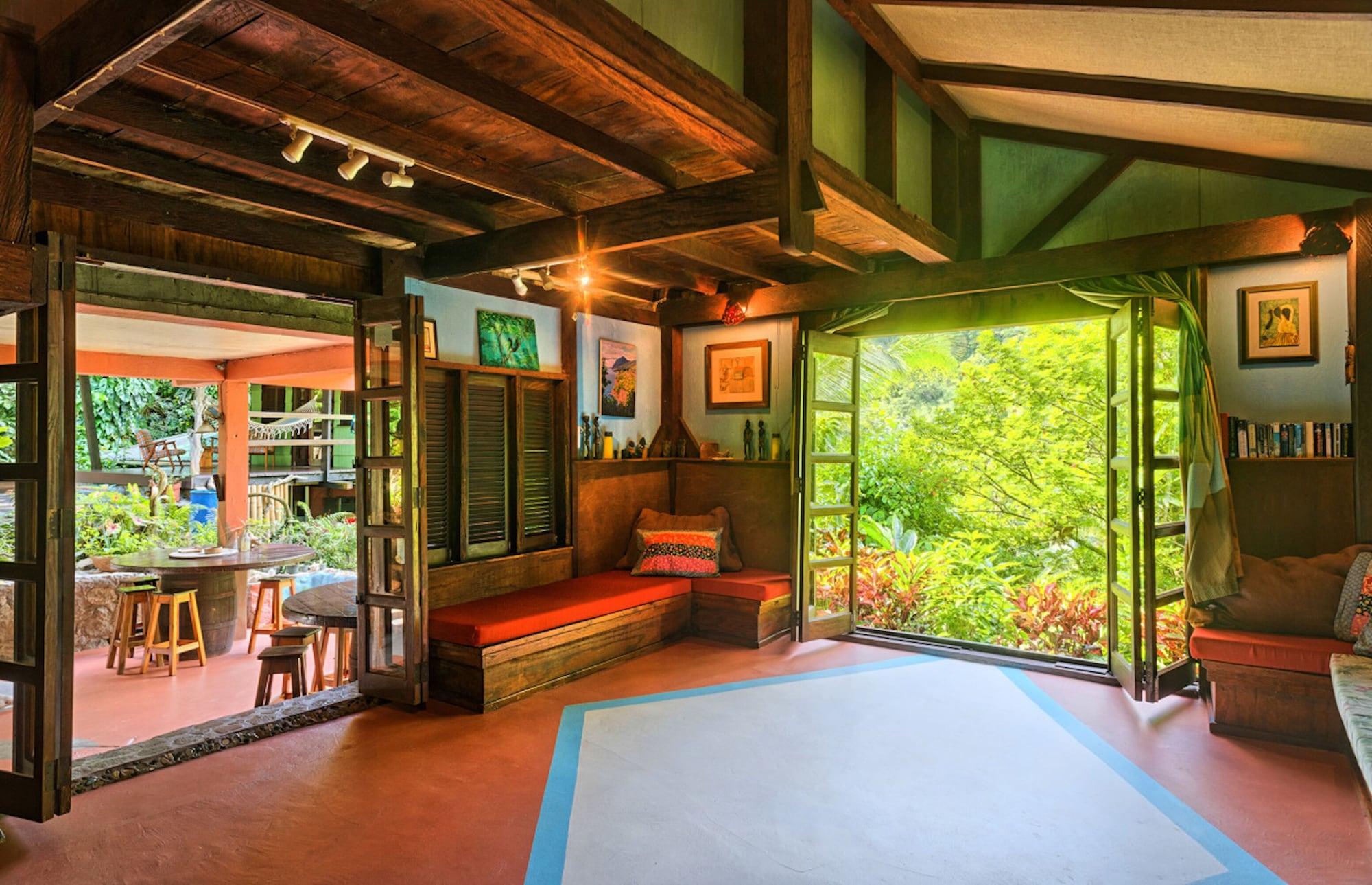 Vista Lobby Cocoa Cottages