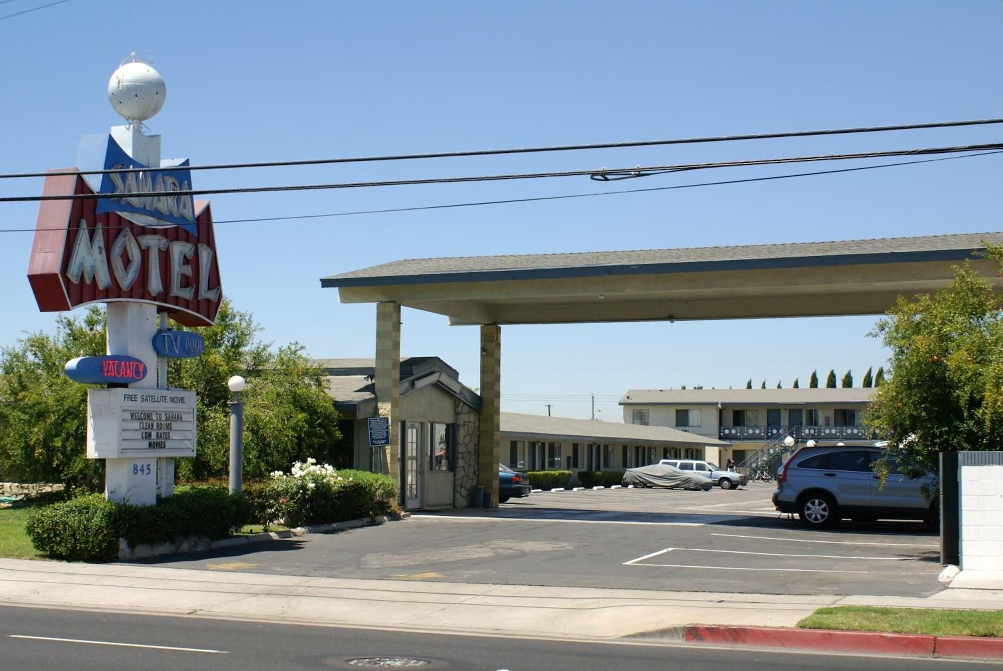 Vista Exterior Sahara Motel