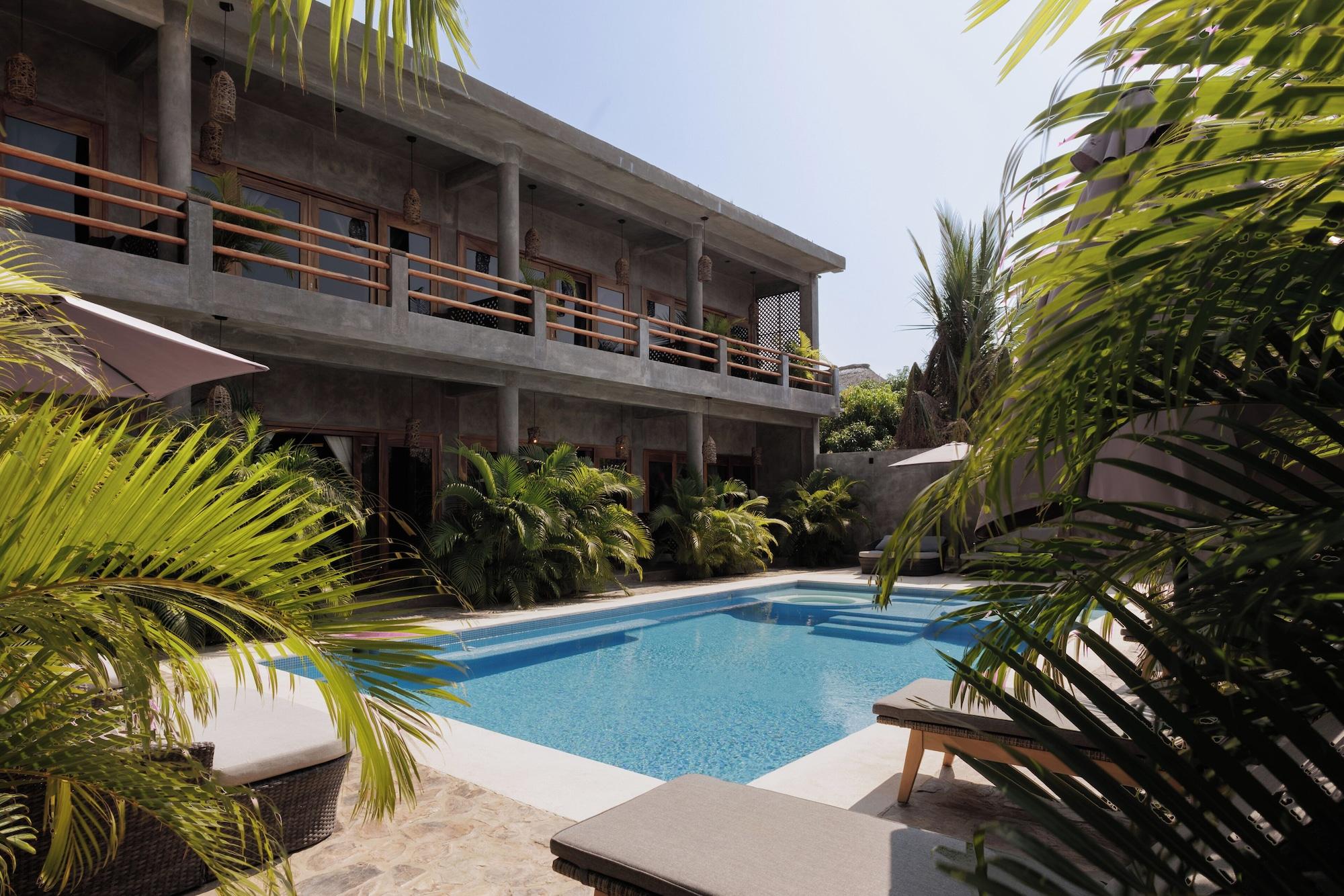 Vista Piscina Hotel Boutique Pikiliki