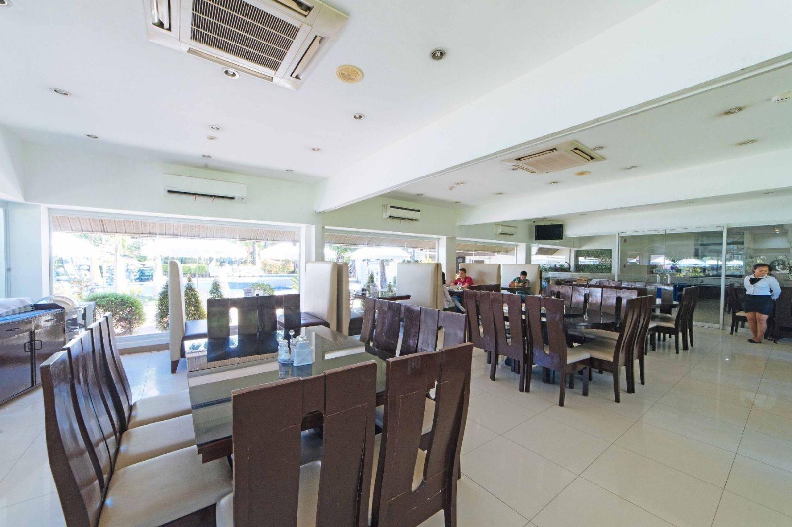 Restaurant The Ritz Hotel at Garden Oases