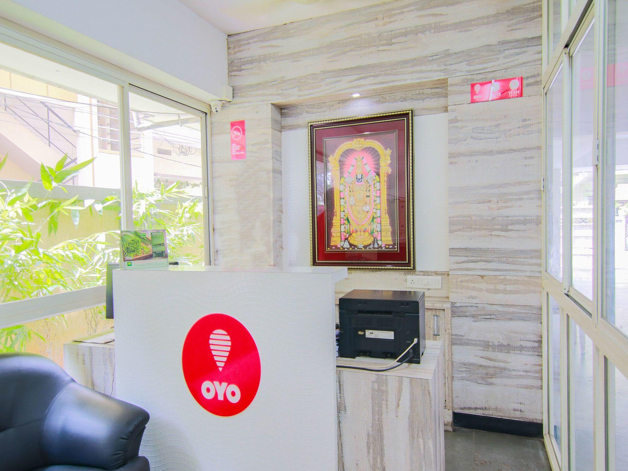 Vista Lobby OYO 9647 Hotel MVV Bhavan