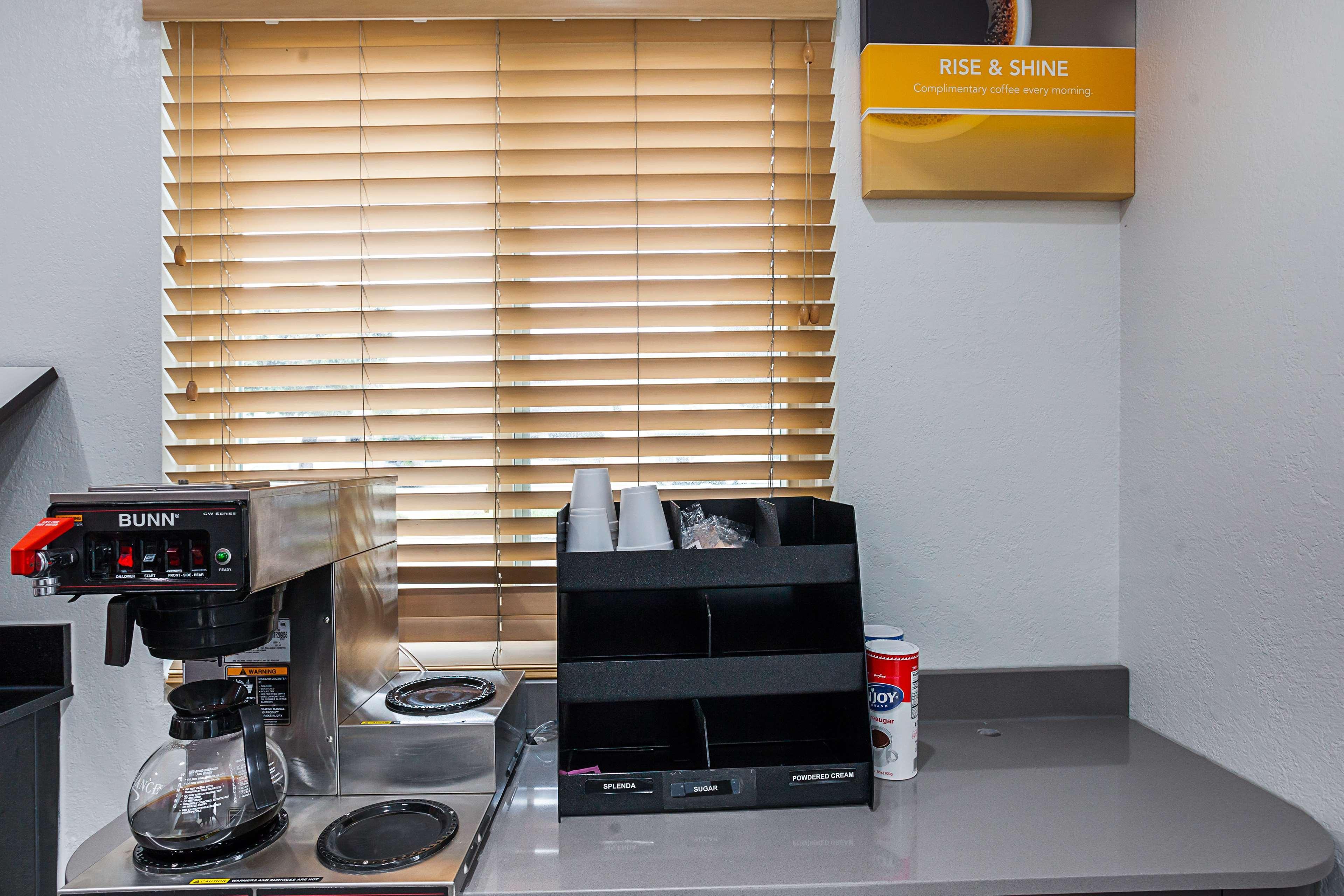 Bar/Salón Motel 6 Ventura, CA - Downtown